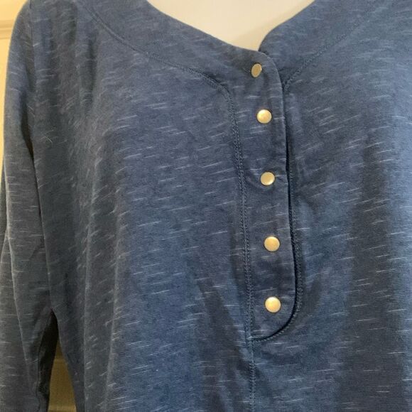 Horny toad, ladies medium, long sleeve T shirt, 1/4 button down, like new - Picture 2 of 12